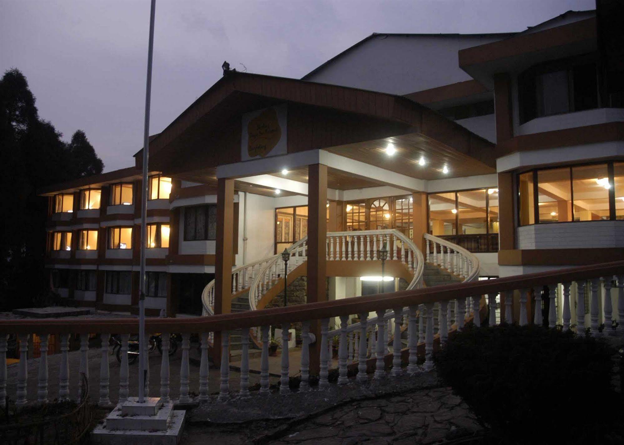 Sterling Darjeeling Hotel Дарджилинг Екстериор снимка